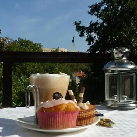 Bed & Breakfast Citadella Boedapest